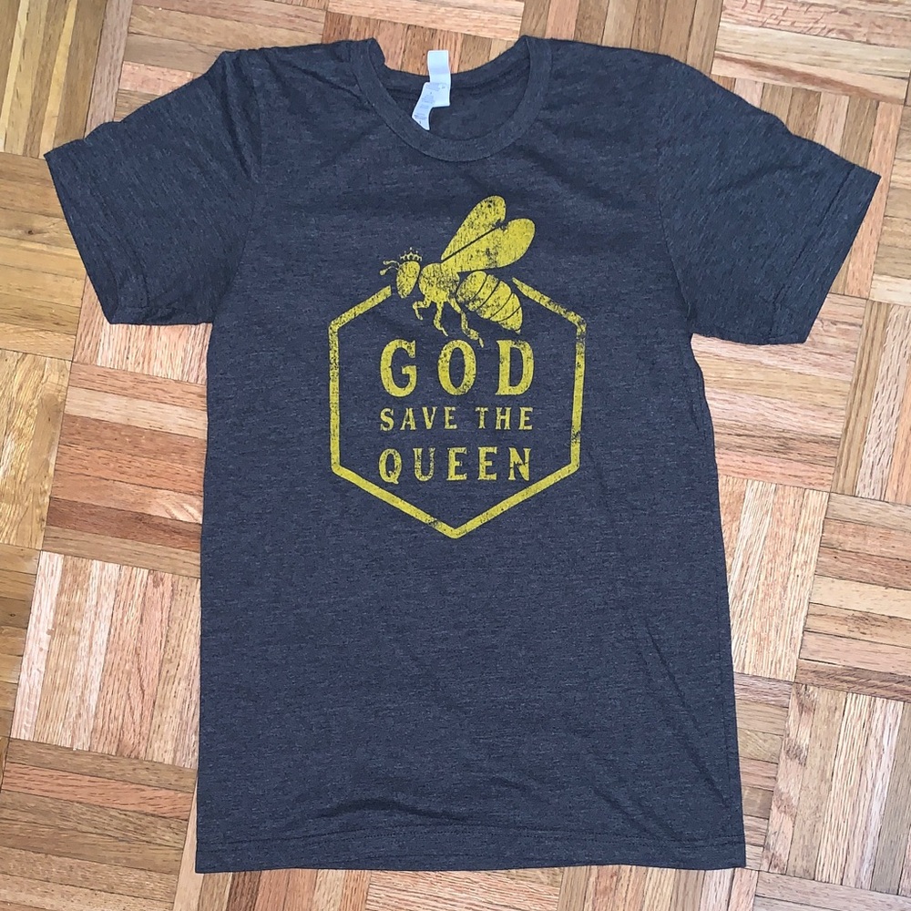 Bella+Canvas - “God Save the Queen” - Bee Keeper Graphic Tee Women’s Size Small